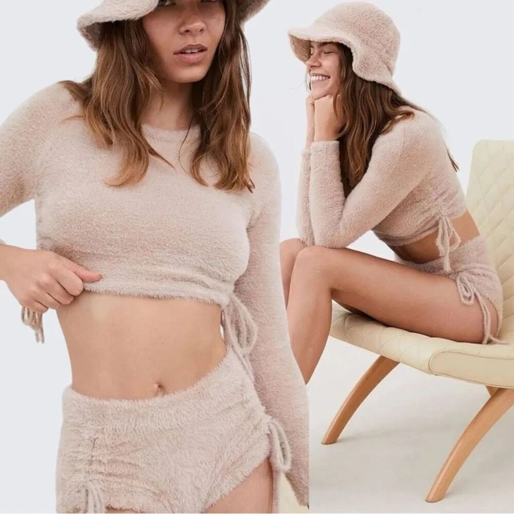 NWT For Love & Lemons Beige Fuzzy Ruched Teddy Cropped Sweater Size Small